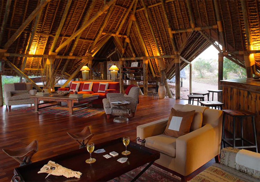 Ein traditionelles Wohnzimmer eines afrikanischen Camps